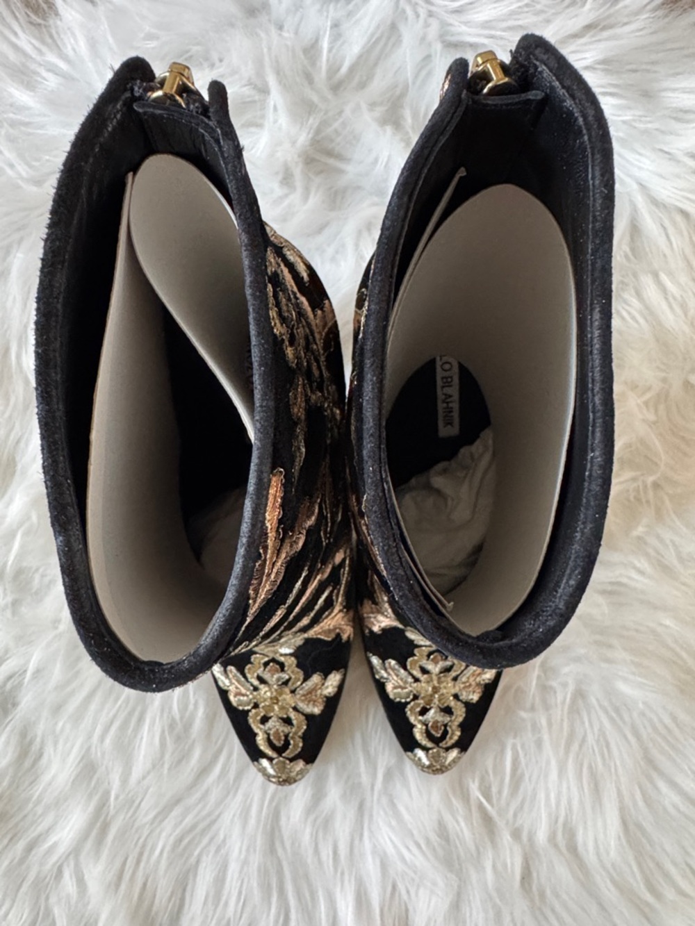 Manolo Blahnik Isola Embroidered Black Velvet Booties size 40 - Picture 5 of 17